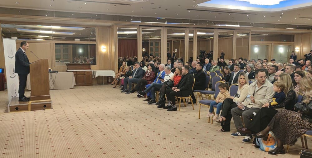 Οι 83 υποψήφιοι με τον Γρηγόρη Γκίκα, επίσημη παρουσίαση του ψηφοδελτίου 2 gkikas parousiasi