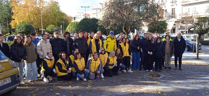 Καθάρισαν πινακίδες, έστειλαν μηνύματα 2 pinakides2