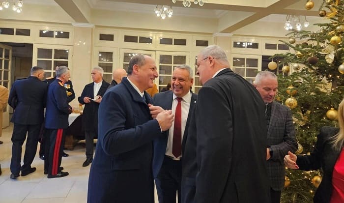 protoxronia perifereia