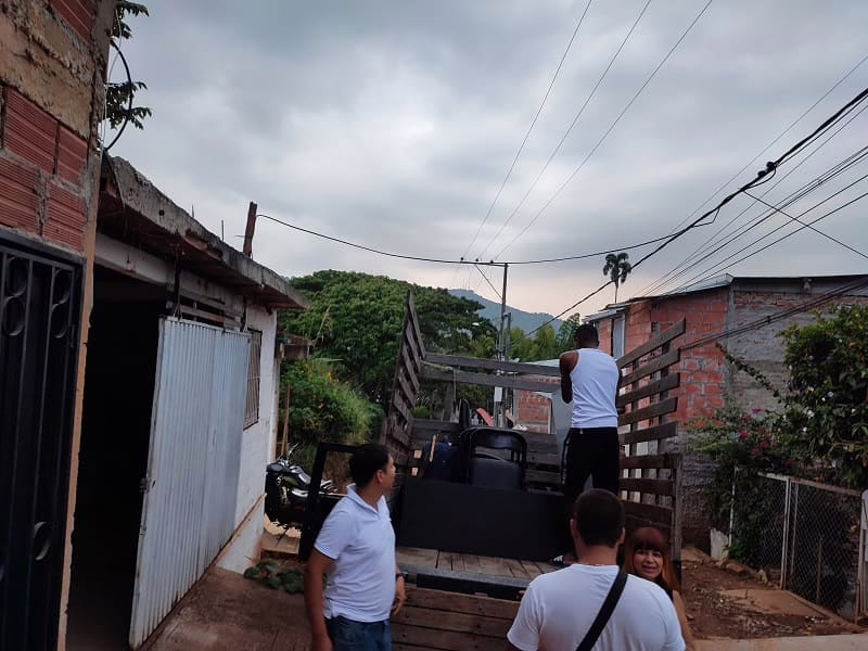 Από τα Γιάννινα στην Κολομβία.. Με την δική του οργάνωση στην πιο επικίνδυνη γωνιά του πλανήτη! 1 kolomvia1