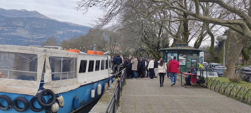 Κυκλοφοριακό κομφούζιο και κοσμοπλημμύρα στην παραλίμνιο 1 molos kd1