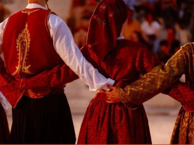 paradosiakoi xoroi paidia