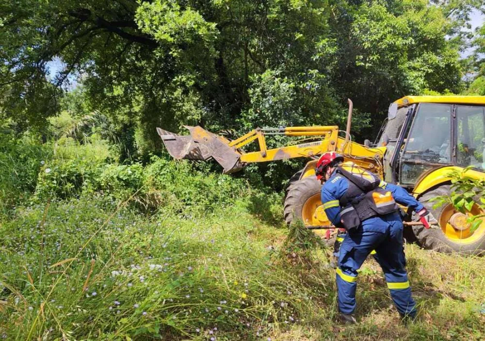 Μεγάλη αντιπυρική άσκηση στο δάσος Μονολιθίου με τη συμμετοχή όλων των φορέων 1 askisi pirosvestiki