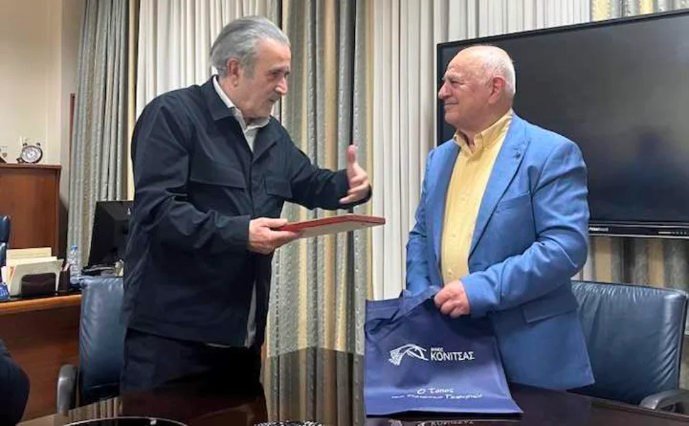 Λάκης Λαζόπουλος έκπληξη στην Κόνιτσα: Παρακολούθησε ζωντανά το έργο του! 1 lazopoulos