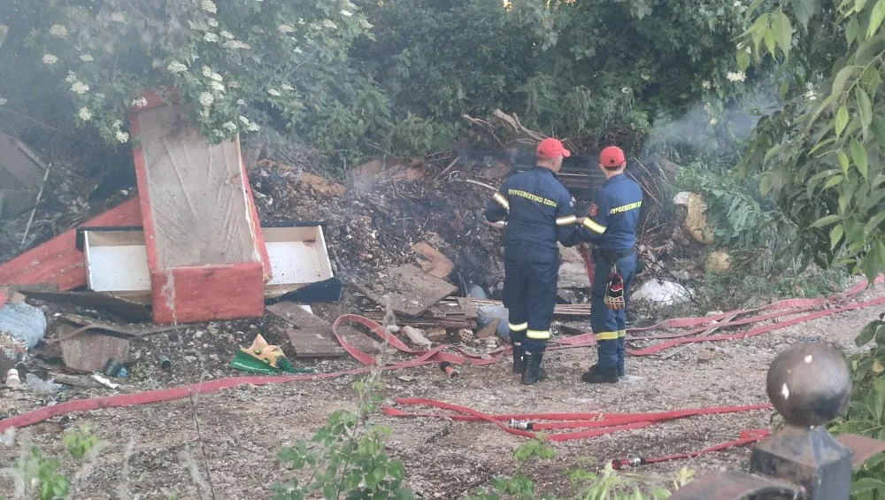 Σκουπιδότοπος στην παραλίμνιo των Ιωαννίνων – Εικόνες εγκατάλειψης δίπλα στο Πάρκο Κυκλοφοριακής Αγωγής 1 xomateri paralimnios