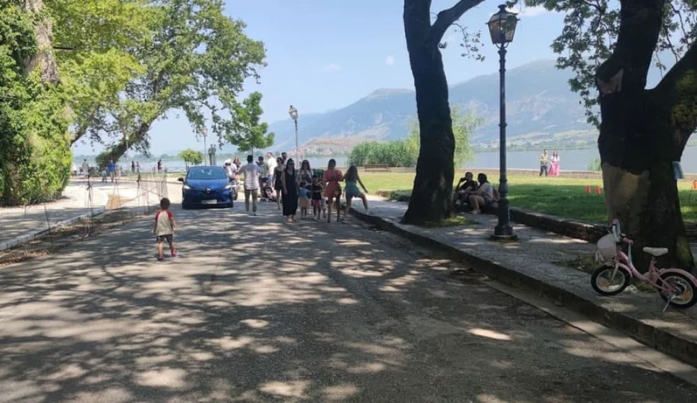 Πικ νικ στην παραλίμνιο: Συμμετοχή, δράσεις και μικρά προβλήματα στην κυκλοφορία 2 pik nik paralimnios