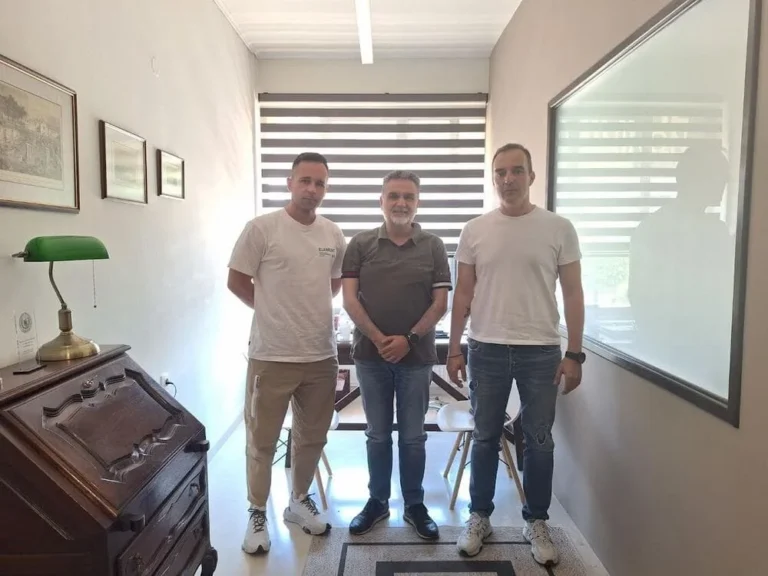 tsimaris pirosvestes