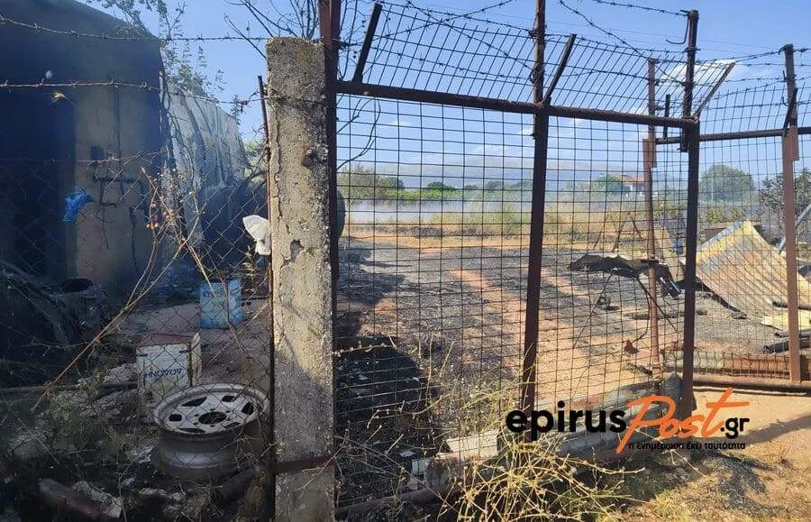 Υπό έλεγχο η φωτιά στην Πεδινή – Κάηκαν παραπήγματα και αποθήκες 2 fotia p