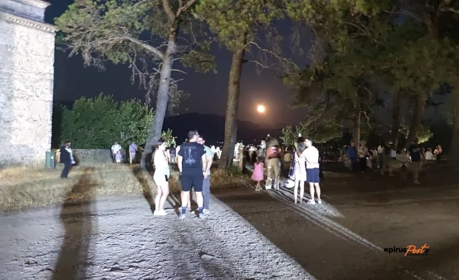 Αυγουστιάτικη πανσέληνος.. Φως και μουσικές γέμισαν μνημεία και αρχαιολογικούς χώρους 3 fegari aug