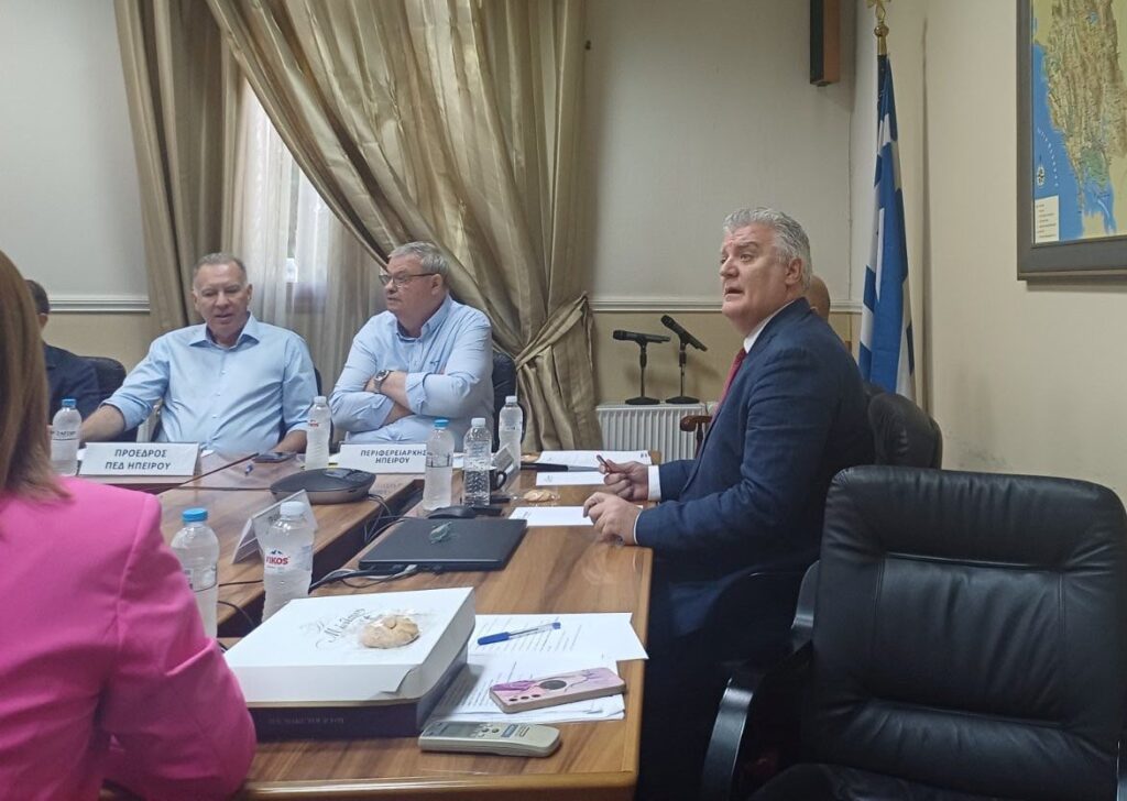 apokentromenos kaxrimanis