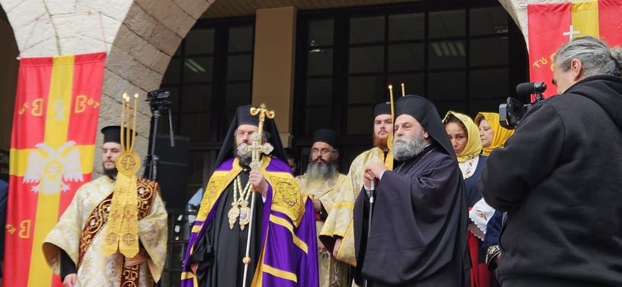 Η ακριτική Κόνιτσα καλωσόρισε τον νέο Μητροπολίτη – Η τελετή ενθρόνισης που συγκίνησε 1 aleksios konitsa