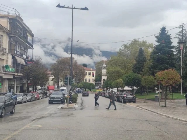 kentro ioannina vroxi