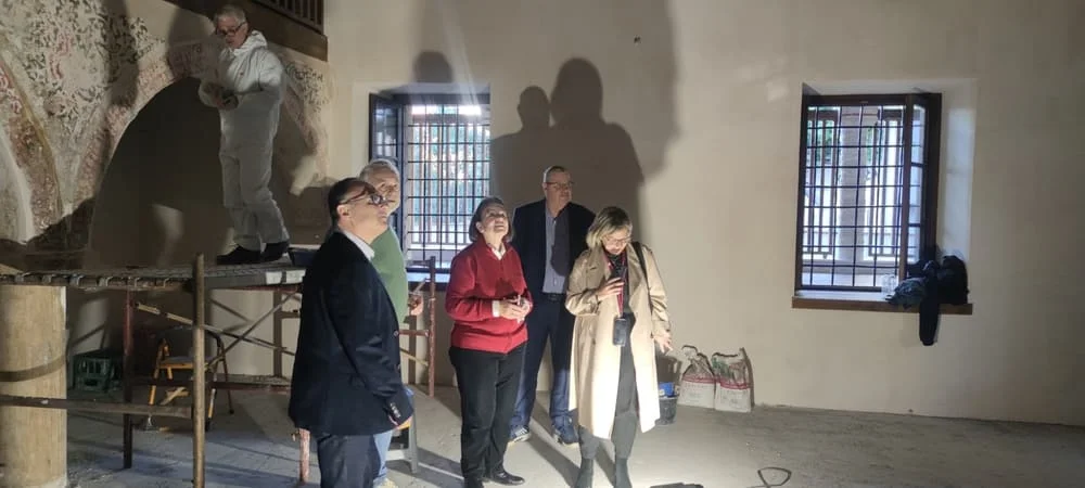 Η Υπουργός Πολιτισμού στο Τζαμί Καλούτσιανης- Ολοκληρώνεται η αποκατάσταση, παραδίδεται ως το τέλος του μήνα 1 tzami mendoni