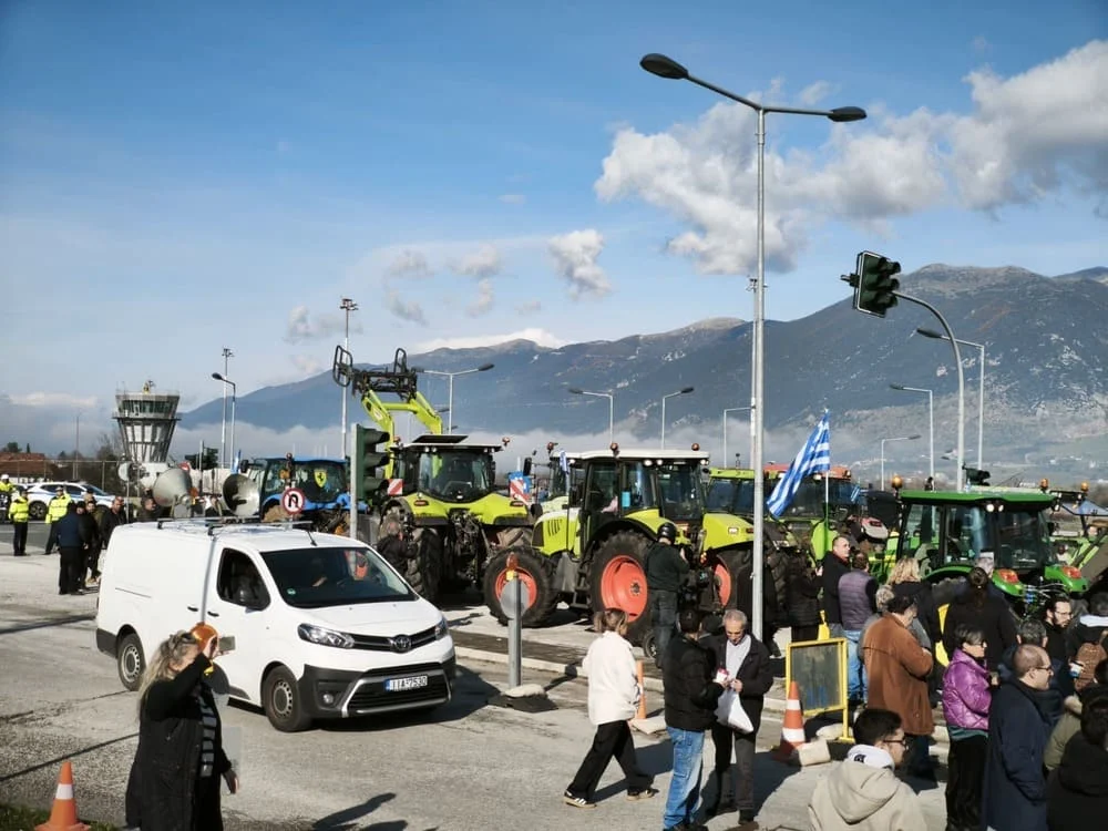 Στο αεροδρόμιο Ιωαννίνων τα τρακτέρ αγροτών και κτηνοτρόφων! ΦΩΤΟ- ΒΙΝΤΕΟ 2 aerodromio agrotes