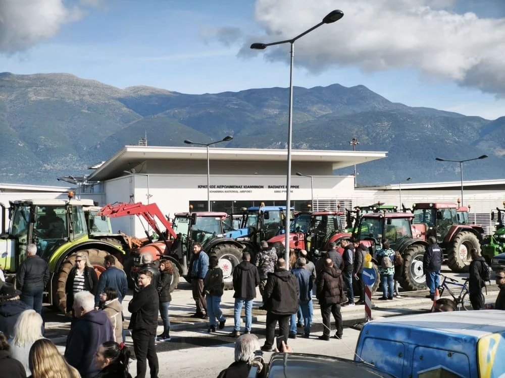 Στο αεροδρόμιο Ιωαννίνων τα τρακτέρ αγροτών και κτηνοτρόφων! ΦΩΤΟ- ΒΙΝΤΕΟ 4 aerodromio agrotes