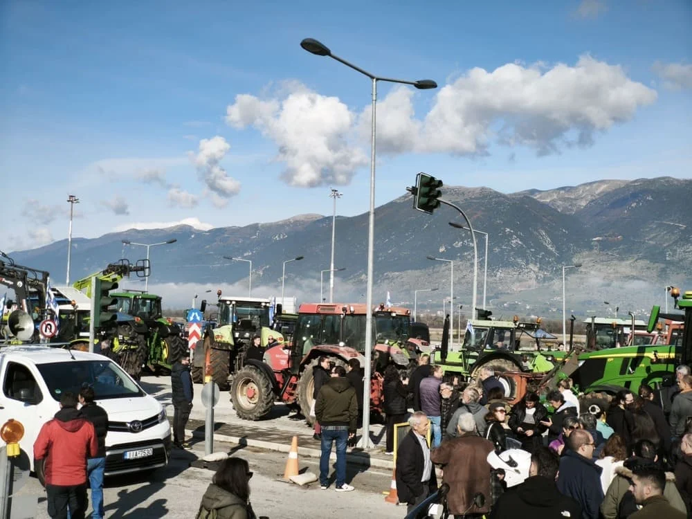 Στο αεροδρόμιο Ιωαννίνων τα τρακτέρ αγροτών και κτηνοτρόφων! ΦΩΤΟ- ΒΙΝΤΕΟ 3 aerodromio agrotes