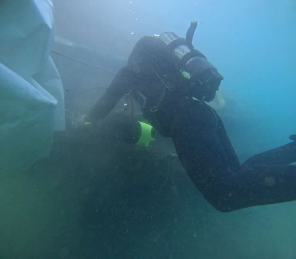 Δύτες σε δράση – Ανέλκυση ναυαγίου στα Σύβοτα ΒΙΝΤΕΟ-ΦΩΤΟ 1 dites sivota