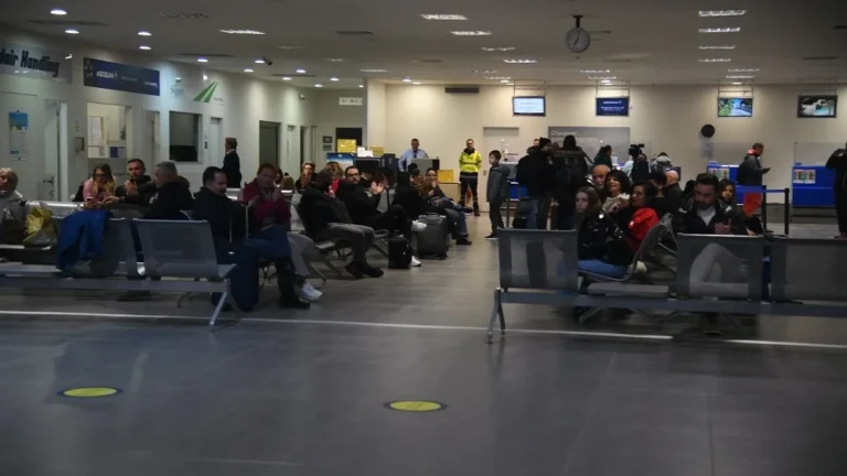 maousikes aitousa anamonis