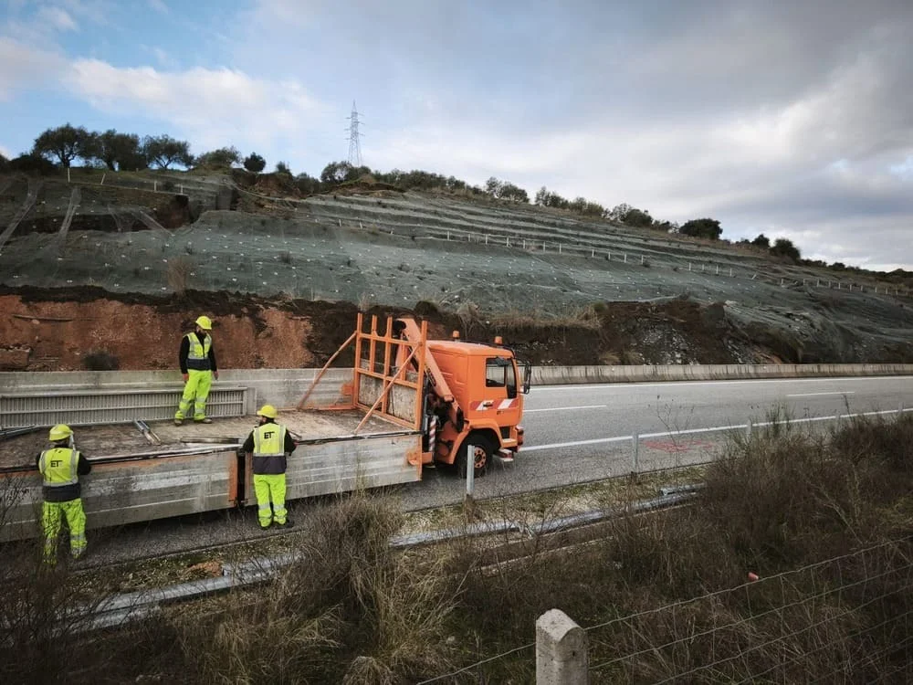 Ιόνια Οδός: Ξεκίνησαν οι παρεμβάσεις στο σημείο της κατολίσθησης 2 ionia erga