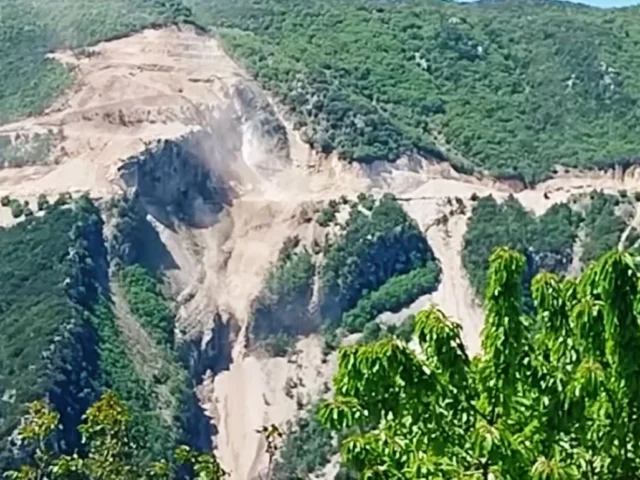 araxtos xaradra dromos