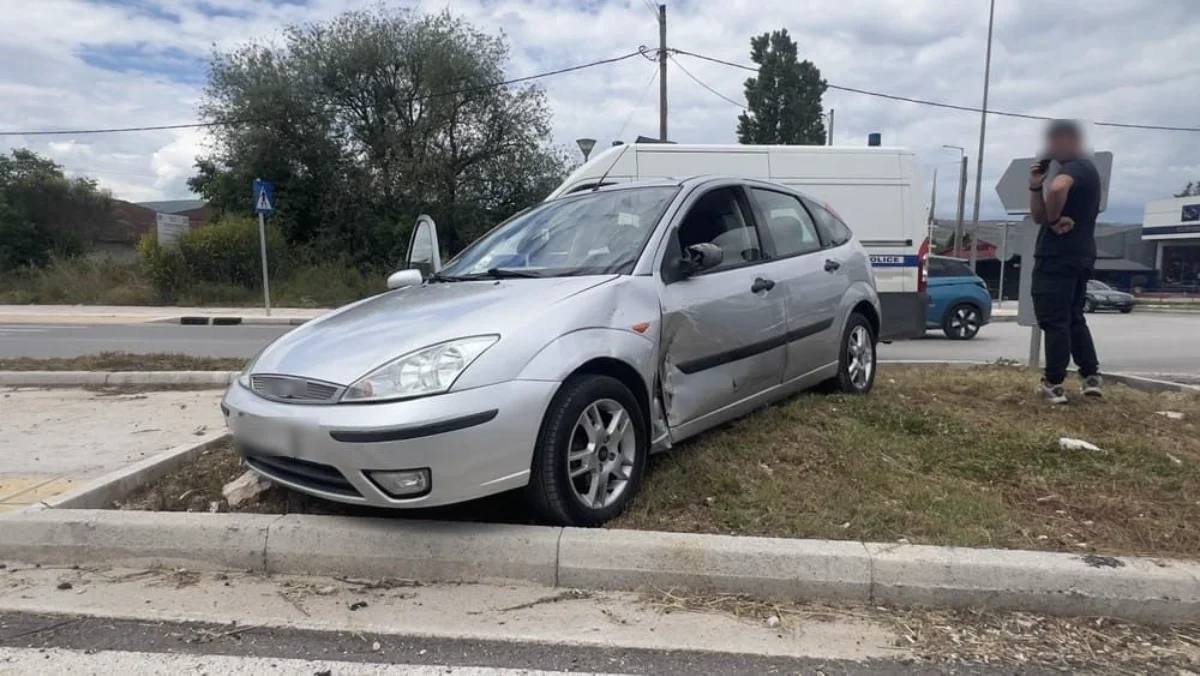 Τροχαίο στον κόμβο του Πανηπειρωτικού- «Πτήση» πάνω στη νησίδα 1 komvos atixima