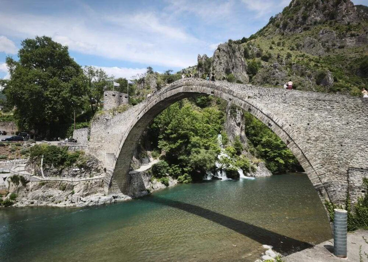 Το «θαύμα» της Κόνιτσας: Πληρότητα 100% και πρωτοφανής τουριστική κίνηση ΦΩΤΟ-ΒΙΝΤΕΟ 5 konitsa gefiri