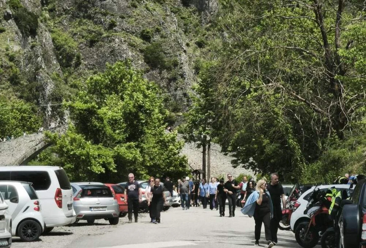 Το «θαύμα» της Κόνιτσας: Πληρότητα 100% και πρωτοφανής τουριστική κίνηση ΦΩΤΟ-ΒΙΝΤΕΟ 2 konitsa kinisi