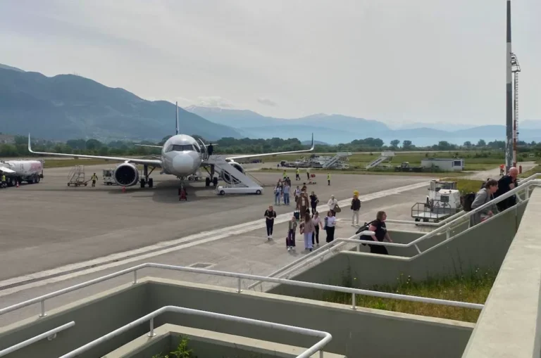 ptisi aerodromio