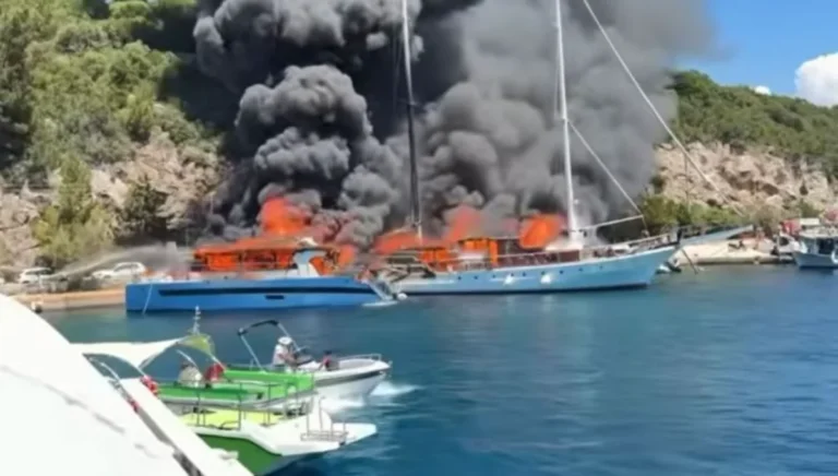 paxoi fotia
