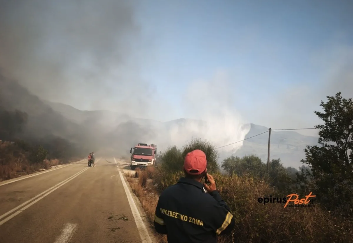 Κομπότι Άρτας: Βελτιωμένη η εικόνα στη φωτιά– Συνεχίζεται η μεγάλη επιχείρηση κατάσβεσης- Εικόνες 2 fotia kompoti