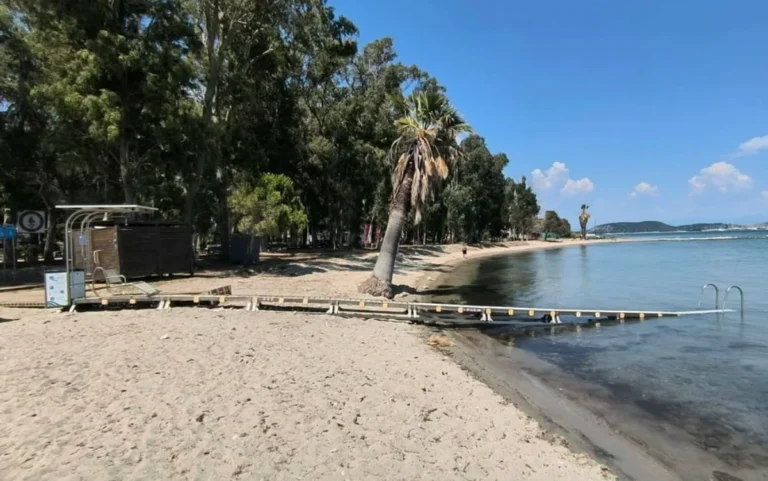prosvasi paralia