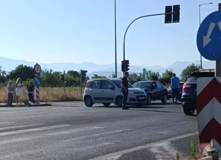 troxaio stauraki