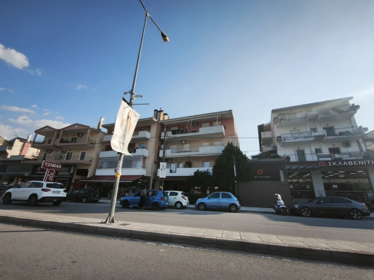 Smart City και αφισοκόλληση- Μια… έξυπνη συνύπαρξη στα Γιάννενα 1 kamerew afises