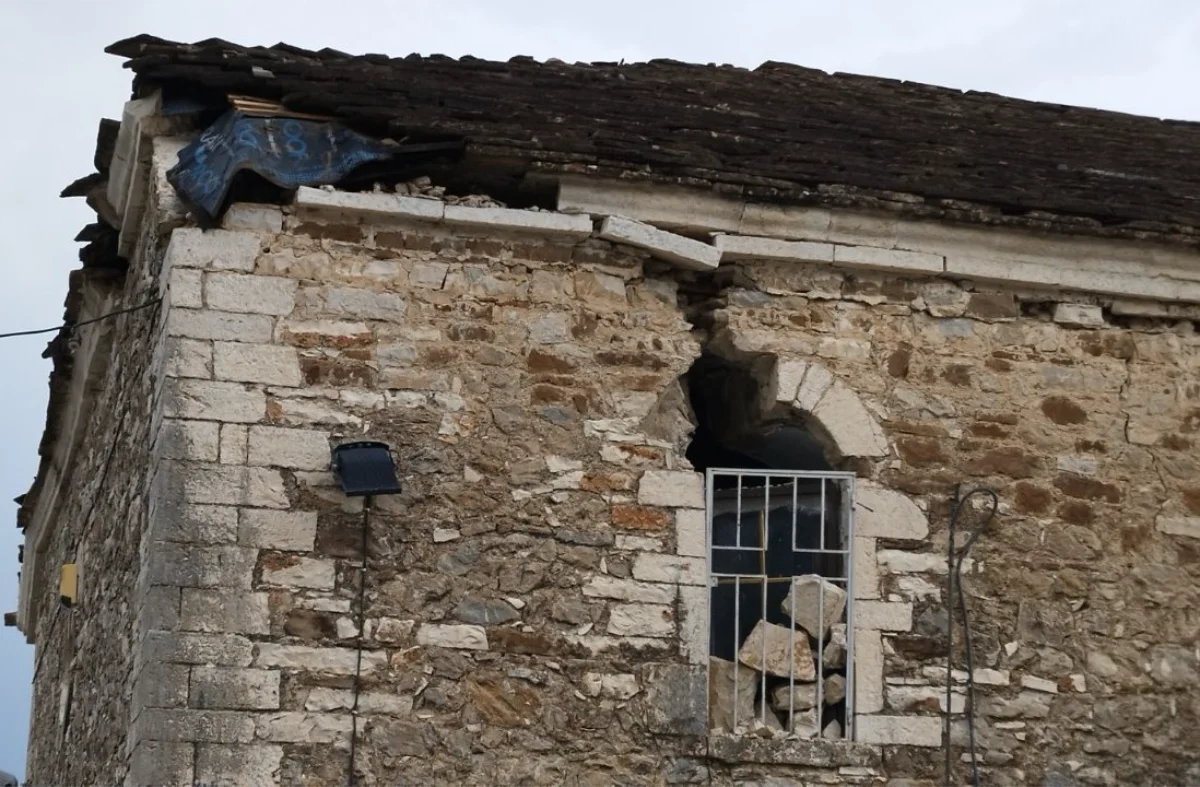 Ψήνα: Δεκαπενταύγουστος έξω από τη λαβωμένη εκκλησία – Αγωνία για την αποκατάσταση 2 psina ekklisia
