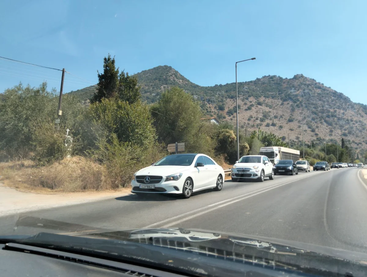 Απίστευτη ταλαιπωρία στην Εθνική Ιωαννίνων - Πρέβεζας - Έργα και ουρές χιλιομέτρων 1 louros oures