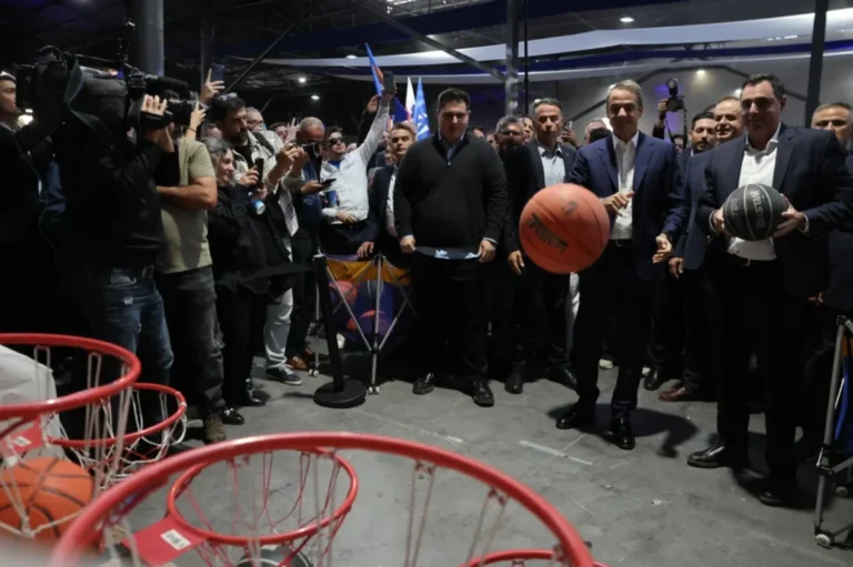 mpasket mitsotakis