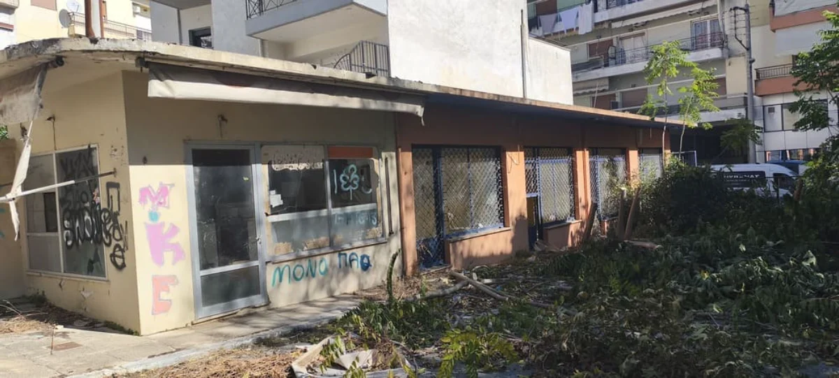 Ιωάννινα: «Ανοιχτή πληγή» τα παλιά ΚΤΕΛ στην οδό Μπιζανίου – Εικόνες εγκατάλειψης 200 μέτρα από το κέντρο 5 mpizaniou ktel
