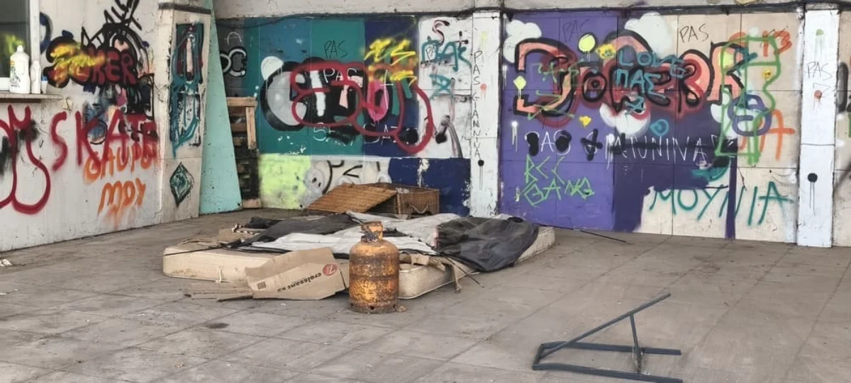 Ιωάννινα: «Ανοιχτή πληγή» τα παλιά ΚΤΕΛ στην οδό Μπιζανίου – Εικόνες εγκατάλειψης 200 μέτρα από το κέντρο 2 mpizaniou ktel