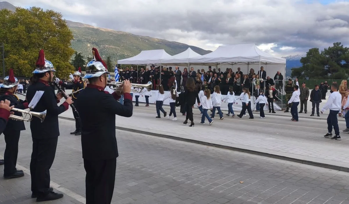 Ιωάννινα: Πλήθος κόσμου στην παρέλαση της 28ης Οκτωβρίου 2 parelasi