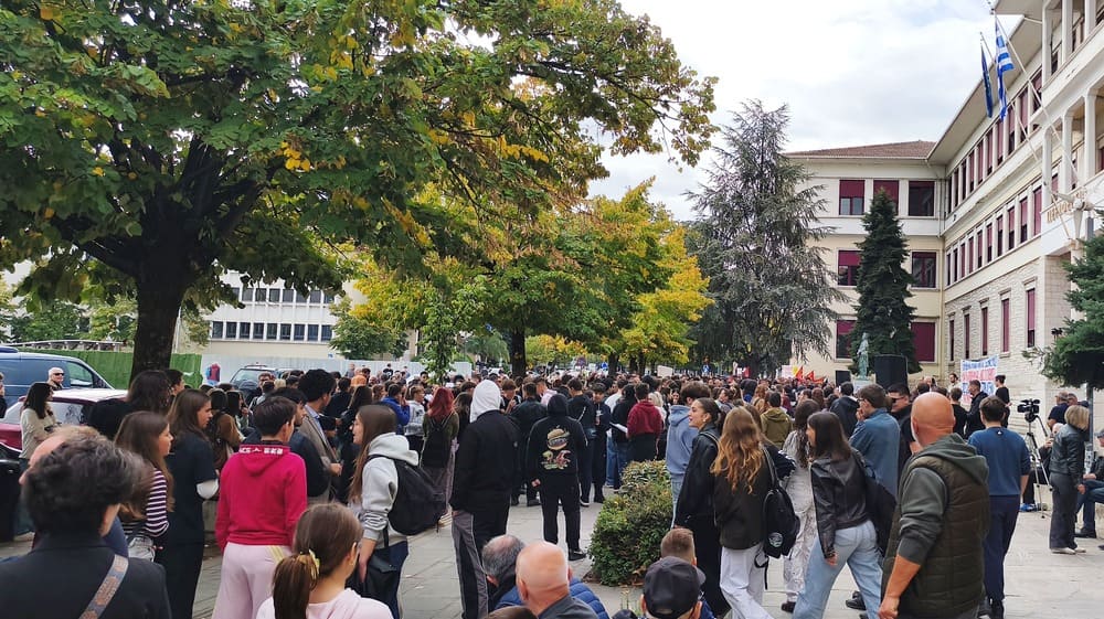 «Δεν πάει άλλο» – Δυναμικό πανεκπαιδευτικό συλλαλητήριο στα Ιωάννινα 2 poreia matiton