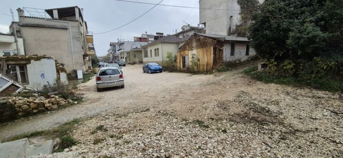 Ιωάννινα: 37 χρόνια ομηρίας στην οδό Ρώμα – Χωματόδρομος, ερείπια και γραφειοκρατικό «μπαλάκι» για 120 μέτρα! 4 roma