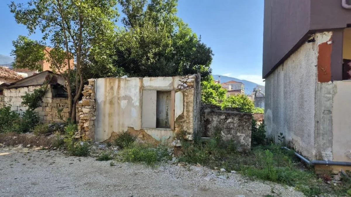 Ιωάννινα: 37 χρόνια ομηρίας στην οδό Ρώμα – Χωματόδρομος, ερείπια και γραφειοκρατικό «μπαλάκι» για 120 μέτρα! 3 roma