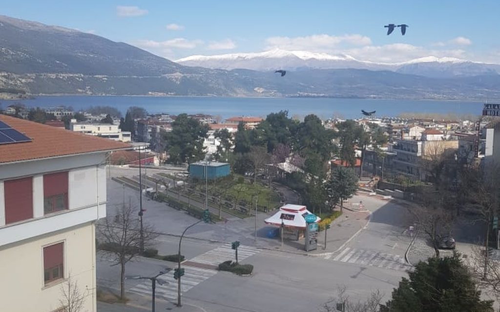 adeia poli apo psila1