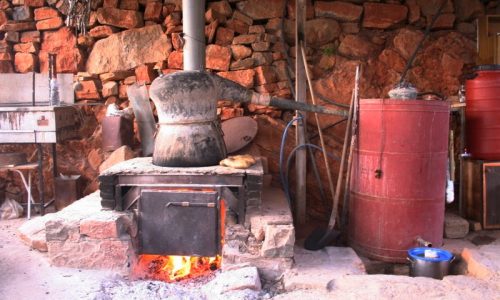 apostaksi tsipouro