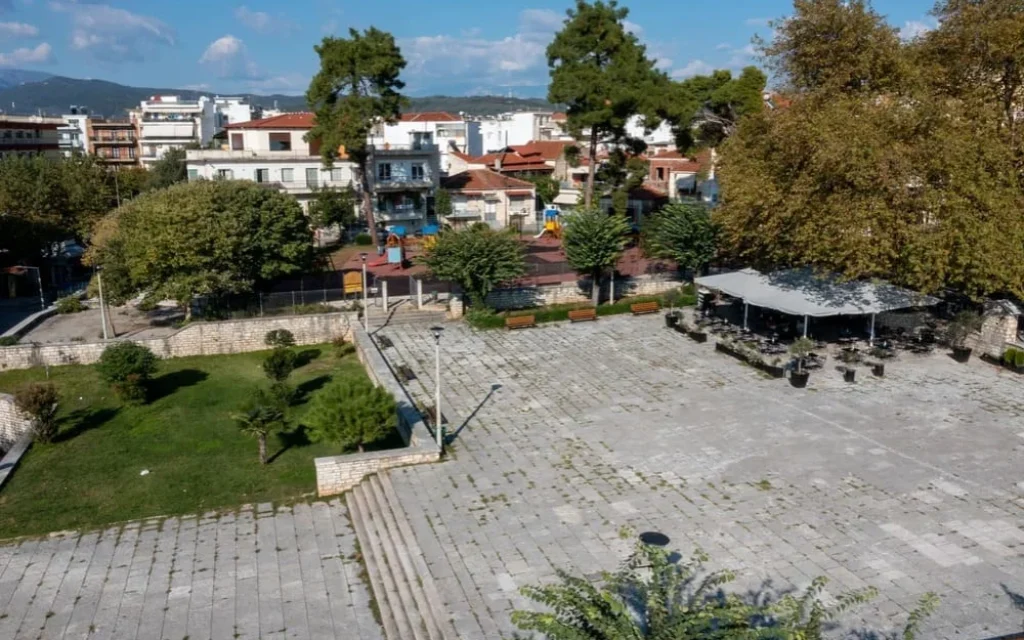 arta plateia skoufa ()