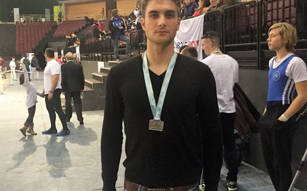 asimenio ntouskos