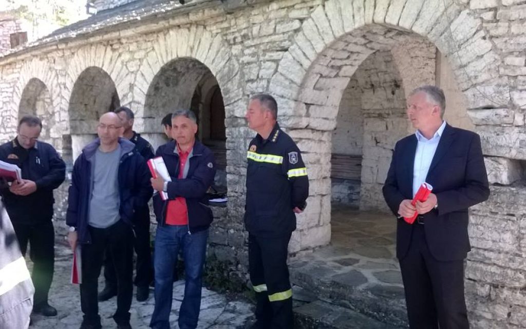 askisi piros