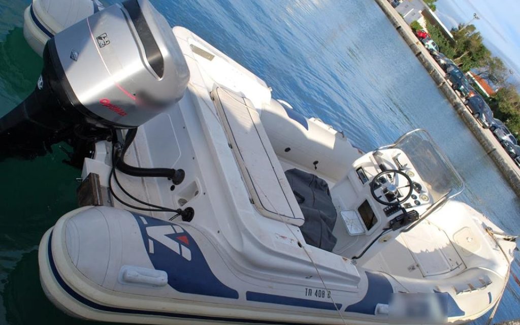 baltos skafos