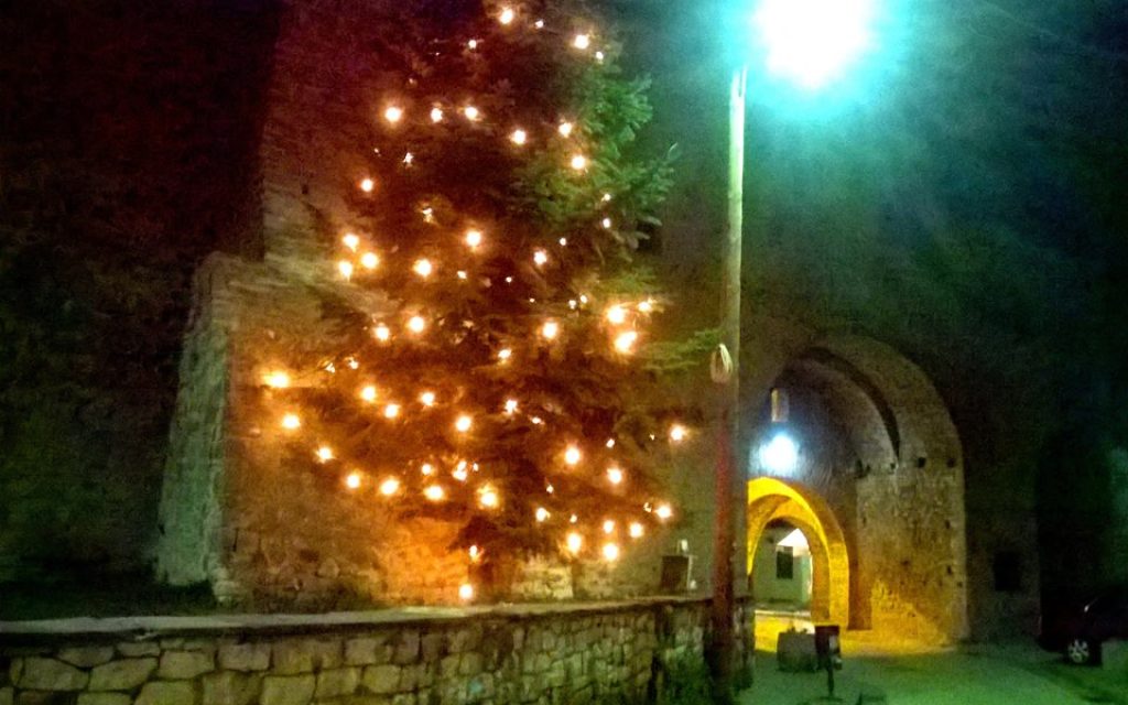 dentro kastro