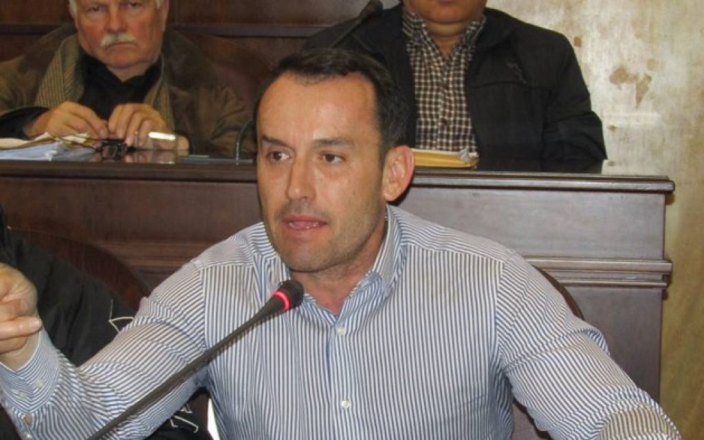 dimotiko xitos1